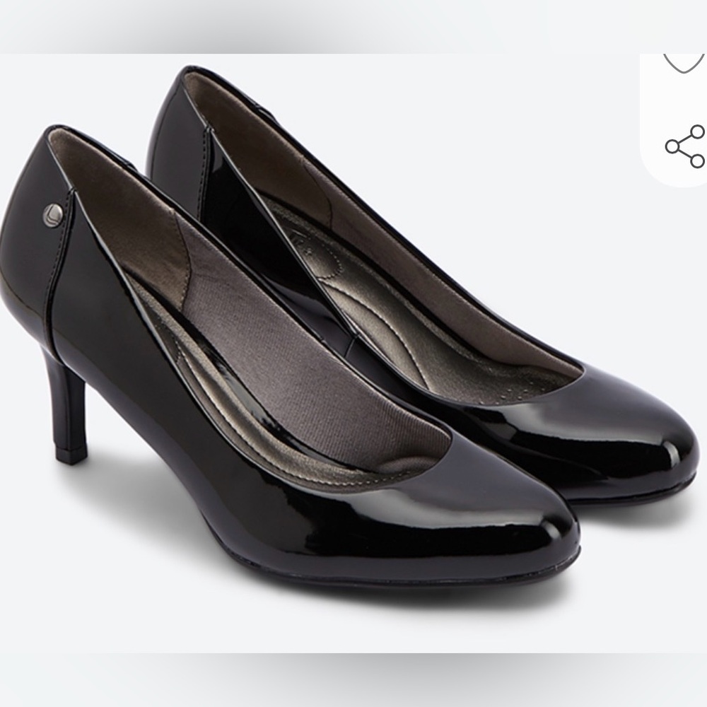 Life Stride Classic Black Heels